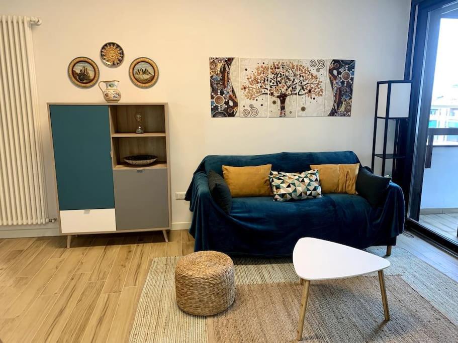 Appartamento Con Terrazzo Sui Tetti Milanesi Extérieur photo