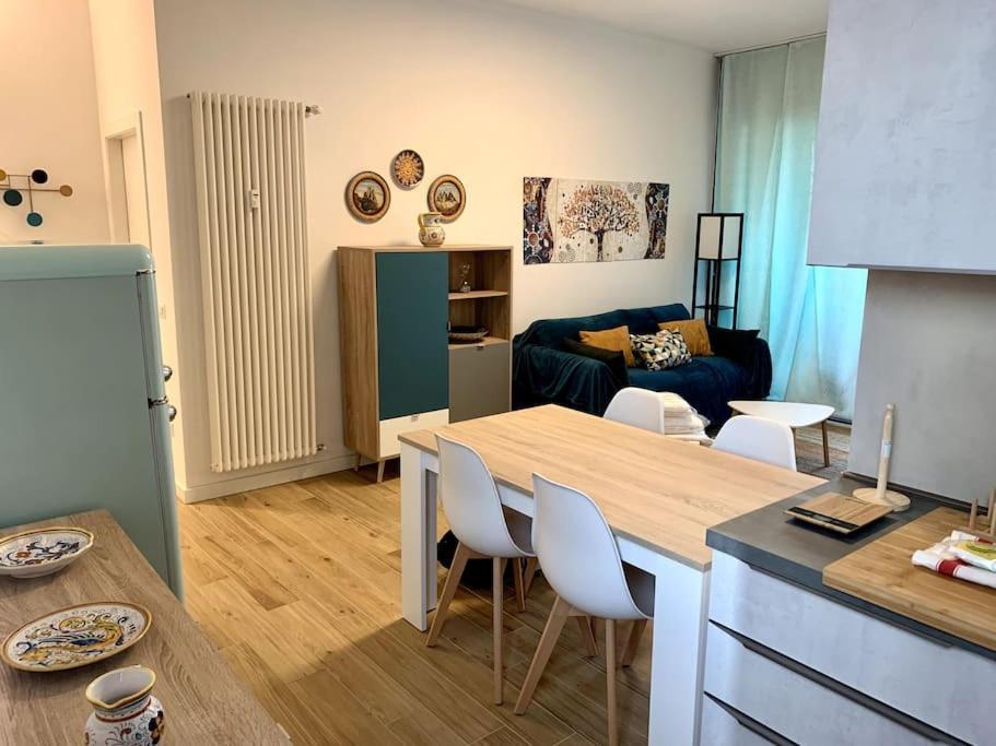 Appartamento Con Terrazzo Sui Tetti Milanesi Extérieur photo