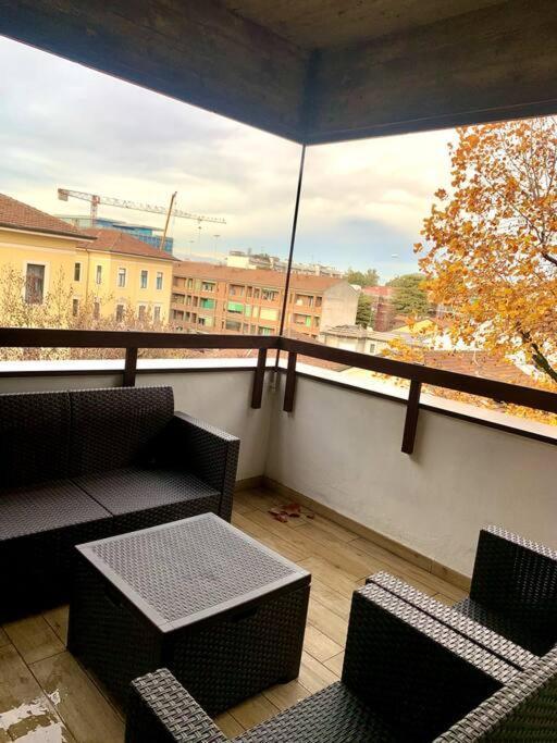 Appartamento Con Terrazzo Sui Tetti Milanesi Extérieur photo